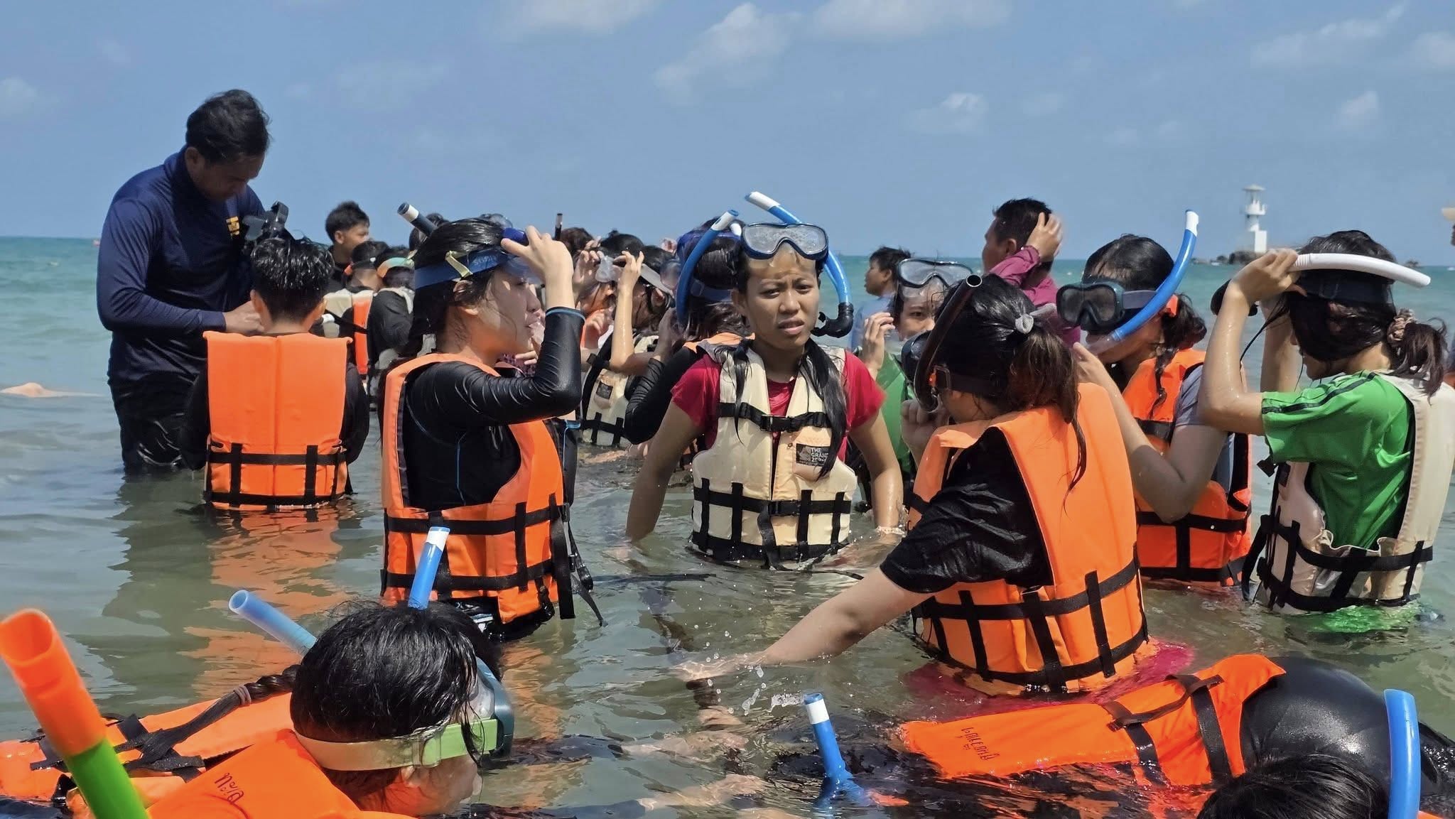 Learning Beyond the Classroom: UTCC iSM Students Engage in Marine Conservation Activity